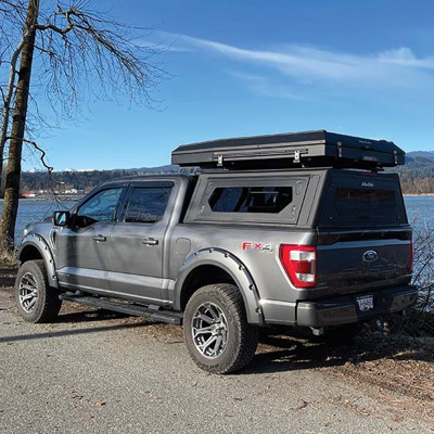 Zabudowa Alu-Cab Hardtop Canopy "Contour" Ford F150 5.5" 2015-2020 Double Cab Short Bed z oknami bocznymi