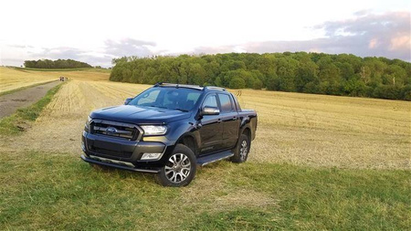 Zestaw do montażu na dachu lampy LAZER T24 Evolution - Ford Ranger (2016 -) wersja z relingami dachowymi - wysokość 57 mm