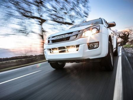 Zestaw montażowy Lazer Lamps do belki zderzaka, do lamp ST4 / Triple-R 750 — Isuzu D-Max (2017)