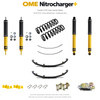 Zestaw zawieszenia OME Nitrocharger+ – Toyota LC78 Troop Carrier Diesel od 08.2016, 40/45 mm, stałe 600 kg tyłu, stalowy zderzak lub zderzak z wyciągarką, resory wielopiórowe, smarowalne wieszaki i sworznie, dodatkowe pióra