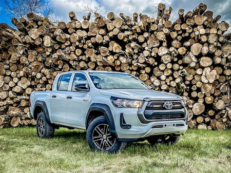 Zestaw lamp LED do grilla Lazer Lamps 2 × Linear 6 Standard — Toyota Hilux Revo (Com., Invincible) 2021+