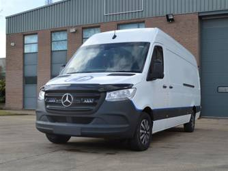 Zestaw lamp LED do grilla Lazer Lamps 2 × Triple-R 750 Elite — Mercedes Sprinter (2018+)