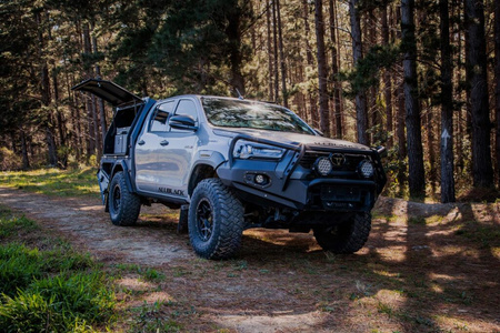 AluBlack Platforma ładunkowa z zabudową do Toyota Hilux 2016+ z podwójną kabiną