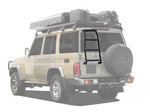 Drabinka Front Runner do Toyoty Land Cruiser 76 Station Wagon