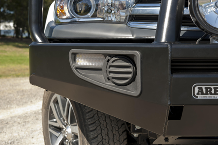 Stalowy zderzak ARB Commercial do Toyota Hilux (2016-2020)