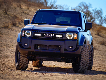 Zestaw lamp LED do grilla Lazer Lamps 2 × ST4 — Toyota Land Cruiser 250 (2024+)