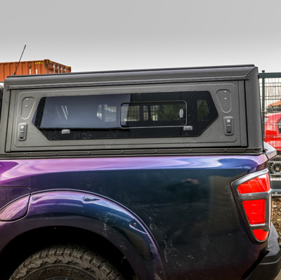 Hardtop Alu-Cab Contour – Nissan Navara NP300 2016+ Double Cab, z oknami bocznymi