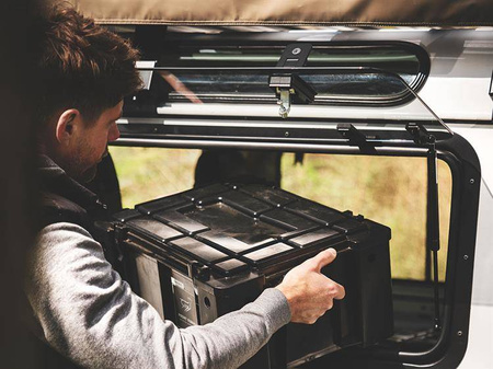 Okno uchylne Front Runner Gullwing ze szkłem do Land Rover Defender 90/110 (1983–2016)