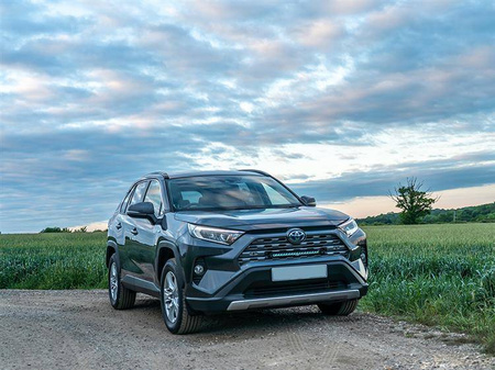 Zestaw lampy LAZER Linear 18 Elite - z systemem montażu w fabrycznym grillu - Toyota RAV4 Hybrid (2018 -)