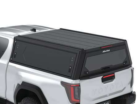 Hardtop Alu-Cab Contour – Toyota Hilux Travo 2026+ Extra Cab, bez okien bocznych