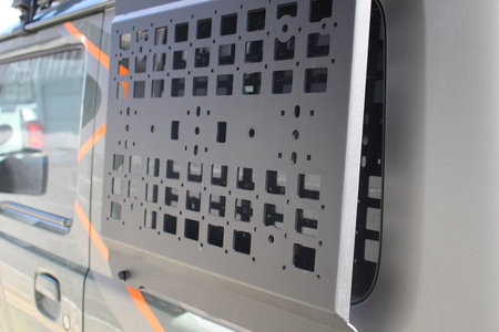 Zewnętrzny panel MOLLE Alu-Cab do Suzuki Jimny IV 3-drzwiowego