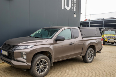 Hardtop Alu-Cab Explorer – Mitsubishi L200 2016–2023 Extra Cab, blacha gładka