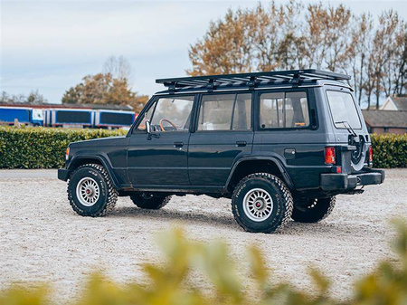Bagażnik Front Runner Slimline II do Mitsubishi Pajero L040 1982–1990