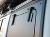 Lewe aluminiowe okno uchylne Front Runner Gullwing do Toyoty Land Cruiser 76