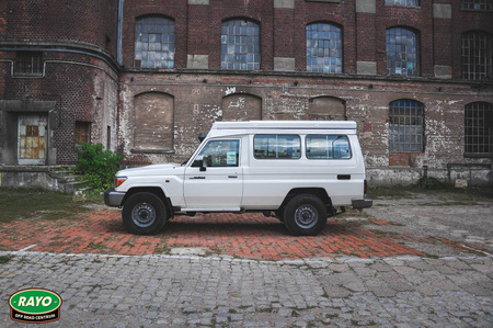 Dach otwierany Alu-Cab Hercules do Toyota Land Cruiser HZJ 78 - biały