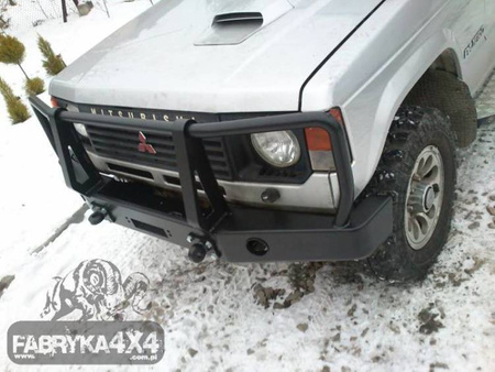 ZDERZAK PRZÓD Z BULLBAREM MITSUBISHI PAJERO I