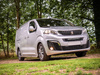 Zestaw lamp LED do grilla Lazer Lamps Linear-18 Elite Double E-Mark — Expert (2016+), Vivaro/Zafira, Vauxhall