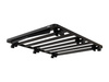 Front Runner Grab-on Raised Rail Slimline II — platforma na relingi podniesione 1345 × 1560 mm