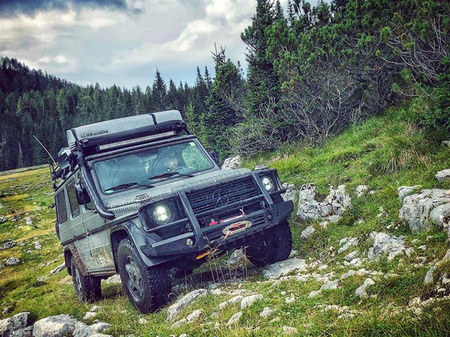 Wysoki bagażnik Front Runner Slimline II Tall do Mercedes G-Class 1990–2018