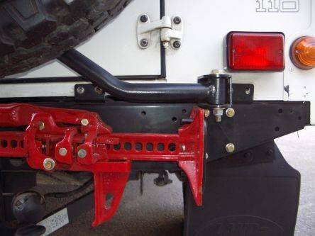 Uchwyt Front Runner Hi-Lift 1.2 m do tylnego zderzaka Defendera 90 / 110