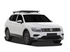 Bagażnik Front Runner Slimline II na relingi przylegające do Volkswagena Tiguan od 2016 r.