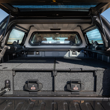 Zbiornik na wodę 53L do montażu na pace Toyota Hilux Revo (2016- )