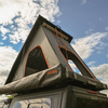 Namiot dachowy Alu-Cab GEN 3-R z markizą i ścianami na lewą stronę, oraz zestawem akcesoriów
