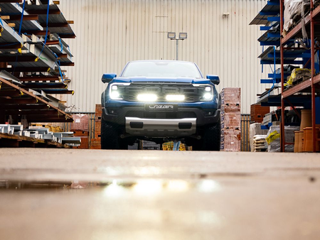Zestaw dwóch lamp LAZER TRIPLE-R 850 Elite (Gen2) z systemem montażu w fabrycznym grillu – Ford Ranger Raptor (2023- )