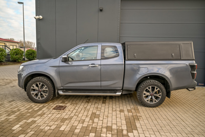 Hardtop Alu-Cab Explorer – Isuzu D-Max II 2012–2020 Extra Cab, blacha gładka