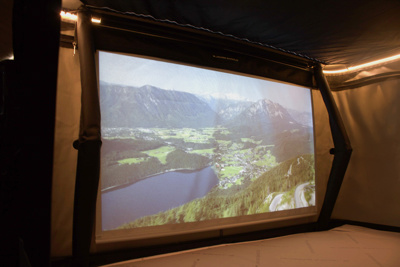 Ekran projekcyjny James Baroud Odyssey Movie Screen