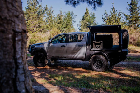 AluBlack Platforma ładunkowa z zabudową do Toyota Hilux 2016+ z podwójną kabiną