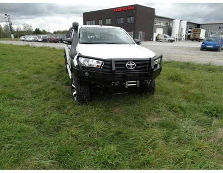 Zderzak przedni z bullbarem Fabryka4X4 – Toyota Hilux Revo 2016–19