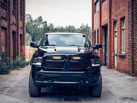 Zestaw lamp LED do grilla Lazer Lamps 2 × Triple-R 750 Standard — Dodge RAM 1500 Classic (2013+)