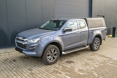 Hardtop Alu-Cab Explorer – Isuzu D-Max II 2012–2020 Extra Cab, blacha gładka