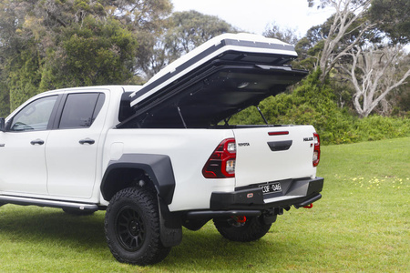 Wzmocnione siłowniki ARB HardLid Heavy Load – Toyota Hilux od 2015