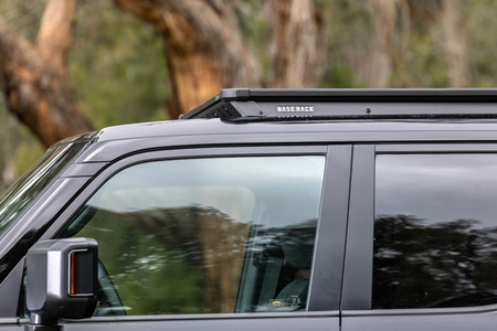 Zestaw mocujący bagażnik Base Rack z deflektorem ARB Toyota Land Cruiser 250 Prado – 17921080