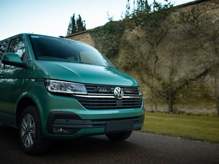 Zestaw lamp LED do grilla Lazer Lamps 2 × Triple-R 750 Elite — Volkswagen T6.1 (2019+)