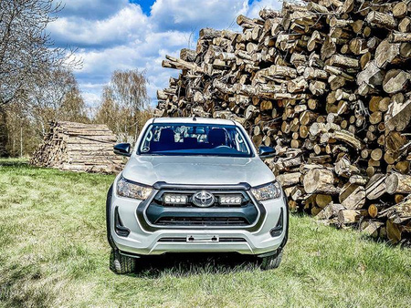 Zestaw lamp LED do grilla Lazer Lamps 2 × Triple-R 750 — Toyota Hilux Revo (Com., Invincible) 2021+