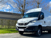 Zestaw dwóch lamp LAZER TRIPLE-R 750 (Gen2) z systemem montażu w fabrycznym grillu - Iveco Daily (2019-2021)