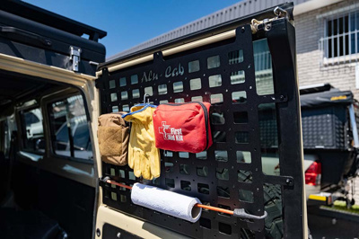 Panele MOLLE Alu-Cab do dachu otwieranego Land Cruisera 78 ( -2024)