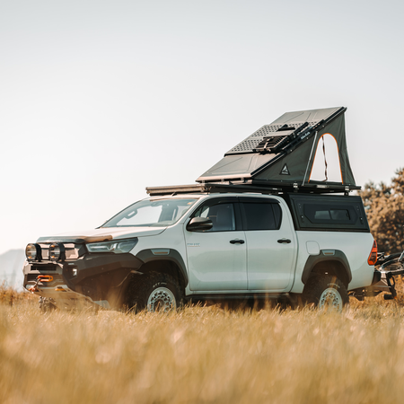Zestaw wyprawowy Alu-Cab LT-50 Adventurer – kompletny system z namiotem dachowym