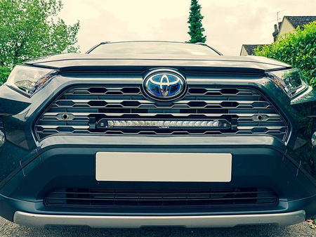 Zestaw lamp LED do grilla Lazer Lamps 1 × Linear-18 — Toyota RAV4 Hybrid (2019+)