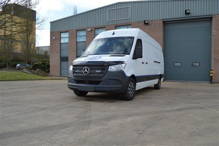 Zestaw lamp LED do grilla Lazer Lamps 2 × Triple-R 750 Standard — Mercedes Sprinter (2018+)