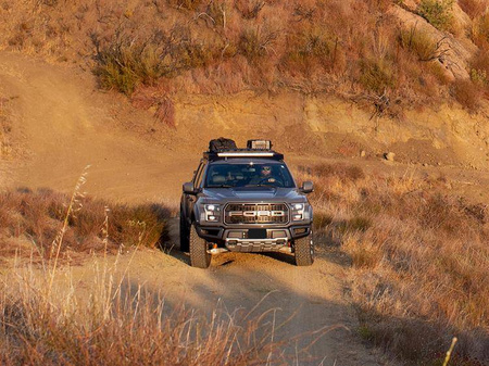 Bagażnik Front Runner Slimsport do Forda F-150 Super Crew 2018–2020 z szyberdachem