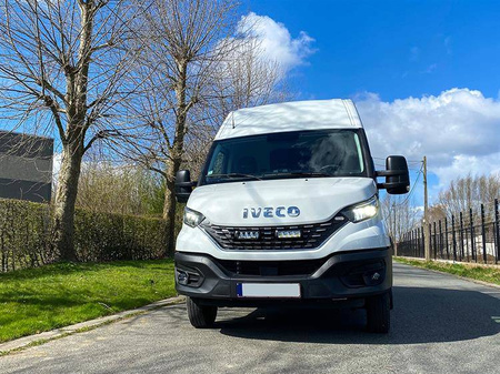 Zestaw lamp LED do grilla Lazer Lamps 2 × Triple-R 750 — Iveco Daily 2019+